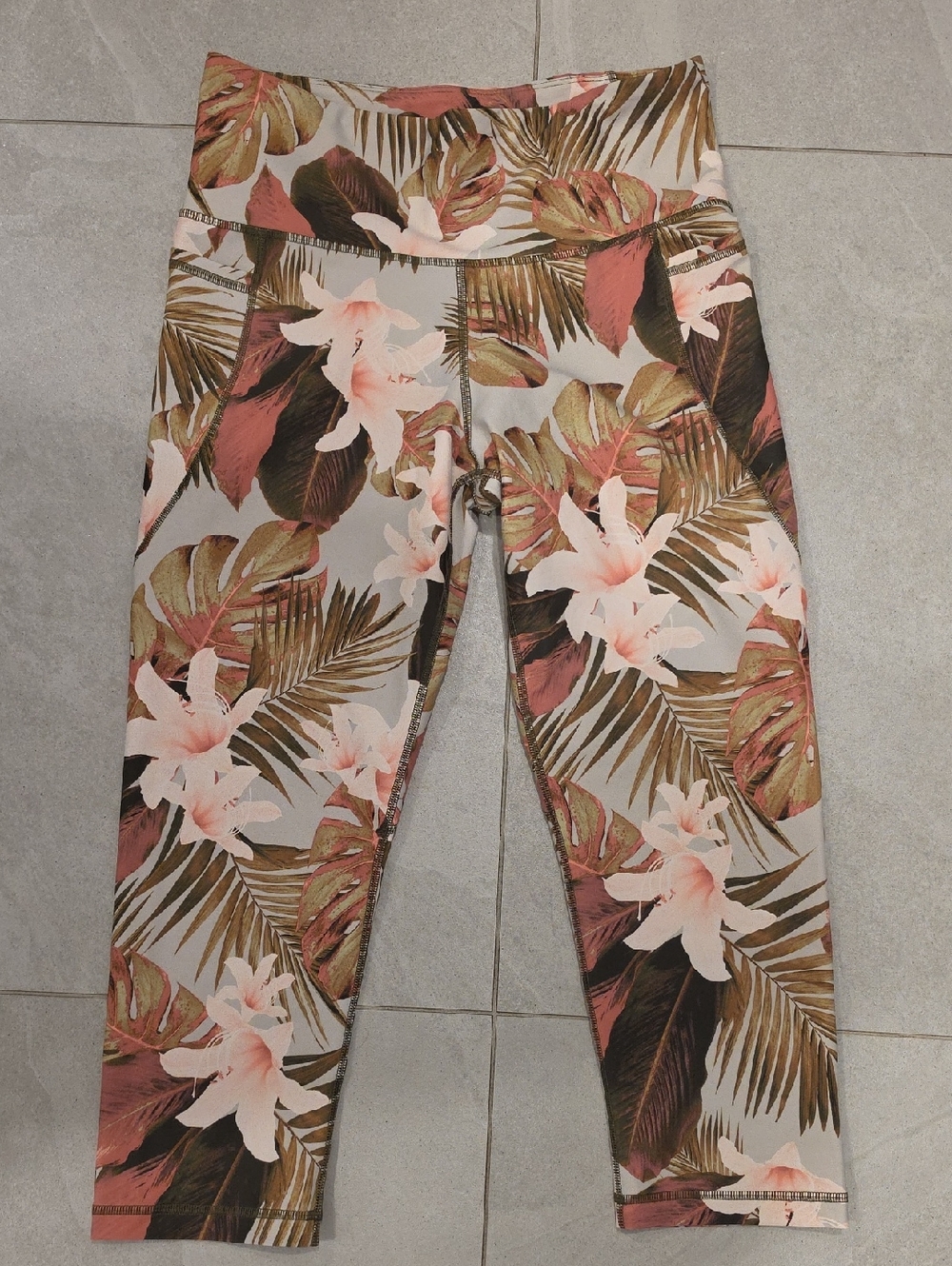 Old Navy Tropical Floral Capri Leggings - Pink & Brown